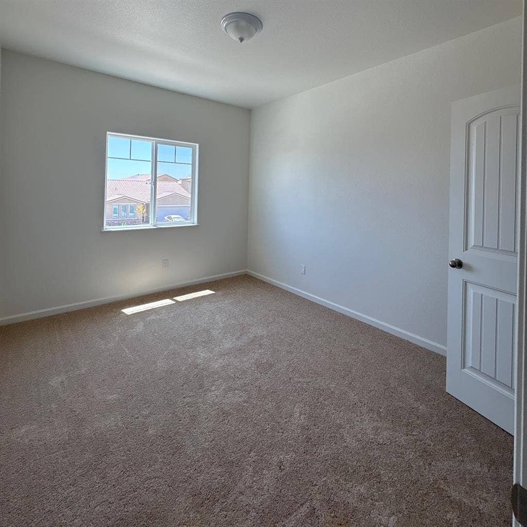 NEW HOUSE! ALL ROOMS AVAILABLEE