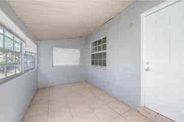 Room in North Miami | Call Sign