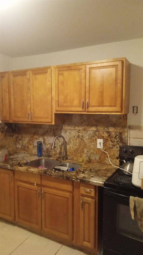 Room in North Miami | Call Sign