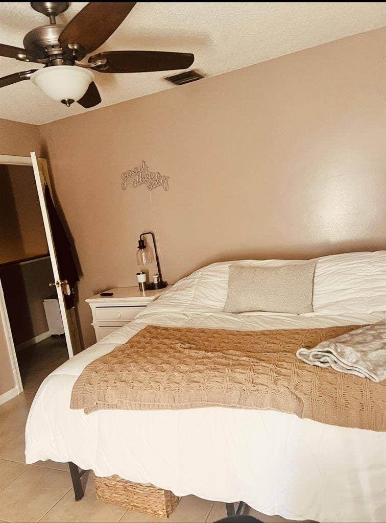 Room available (Palm beach gardens)