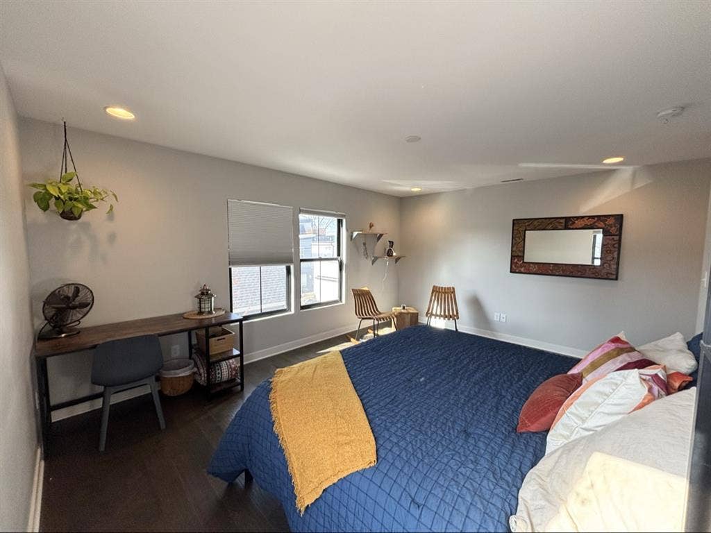King bed with double vanity bath