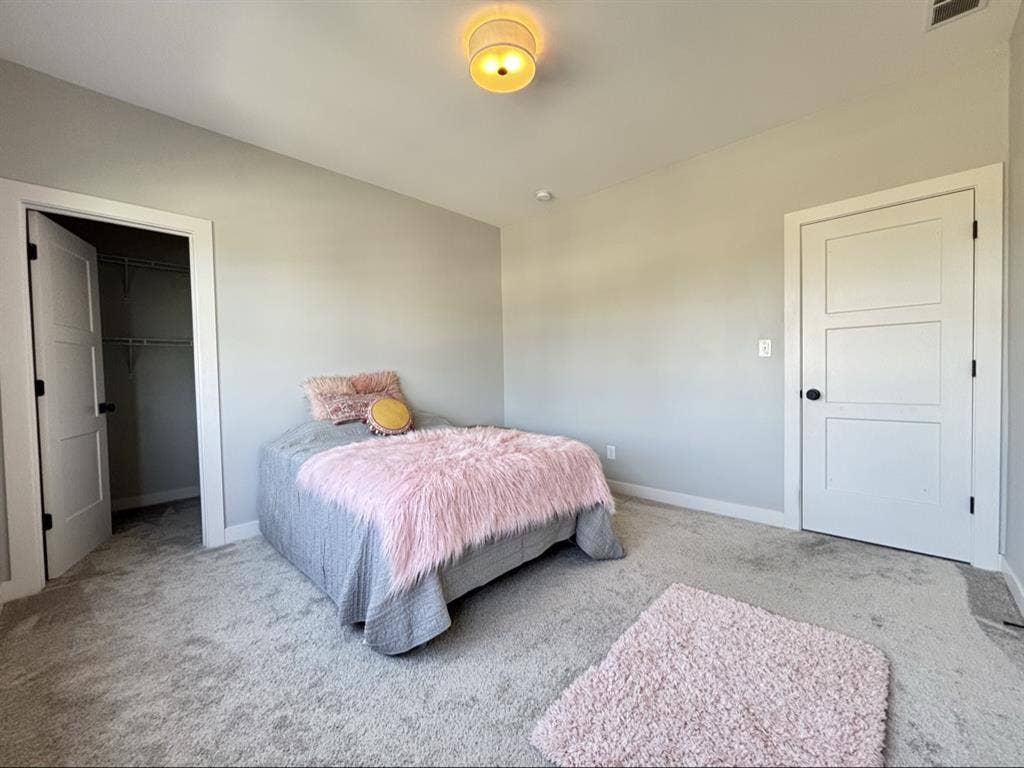 Private bedroom, shared bath