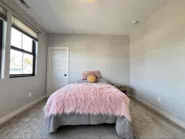 Private bedroom, shared bath