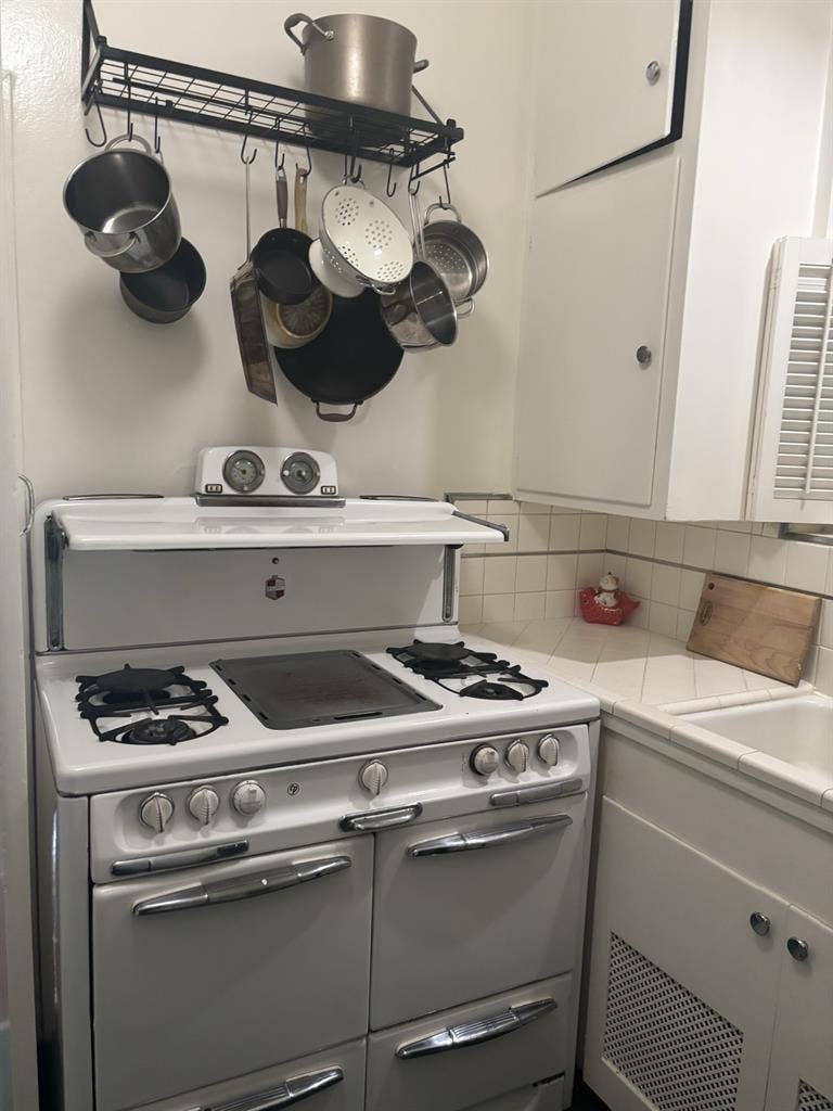 bath 2 story townhouse