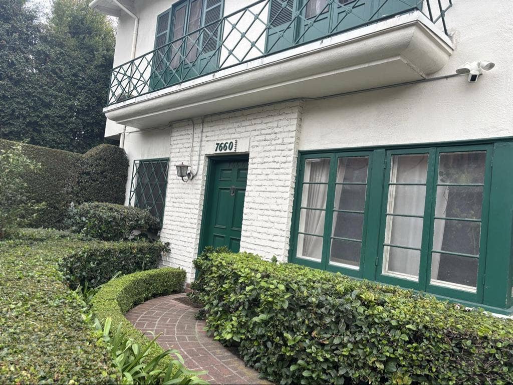 bath 2 story townhouse