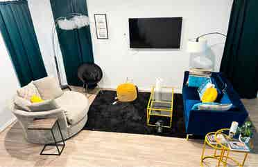 Room for rent near UH min from