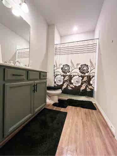 Room for rent near UH min from