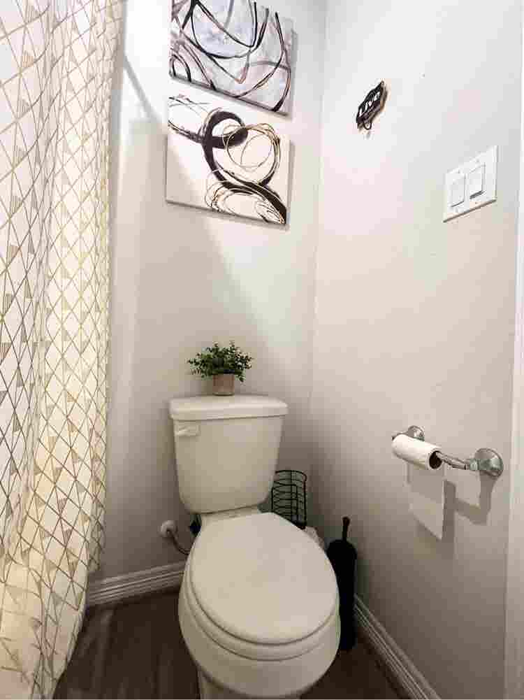 Room for rent near UH min from