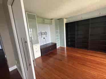 Room with private bathroom. Urgent!