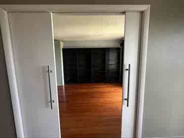 Room with private bathroom. Urgent!