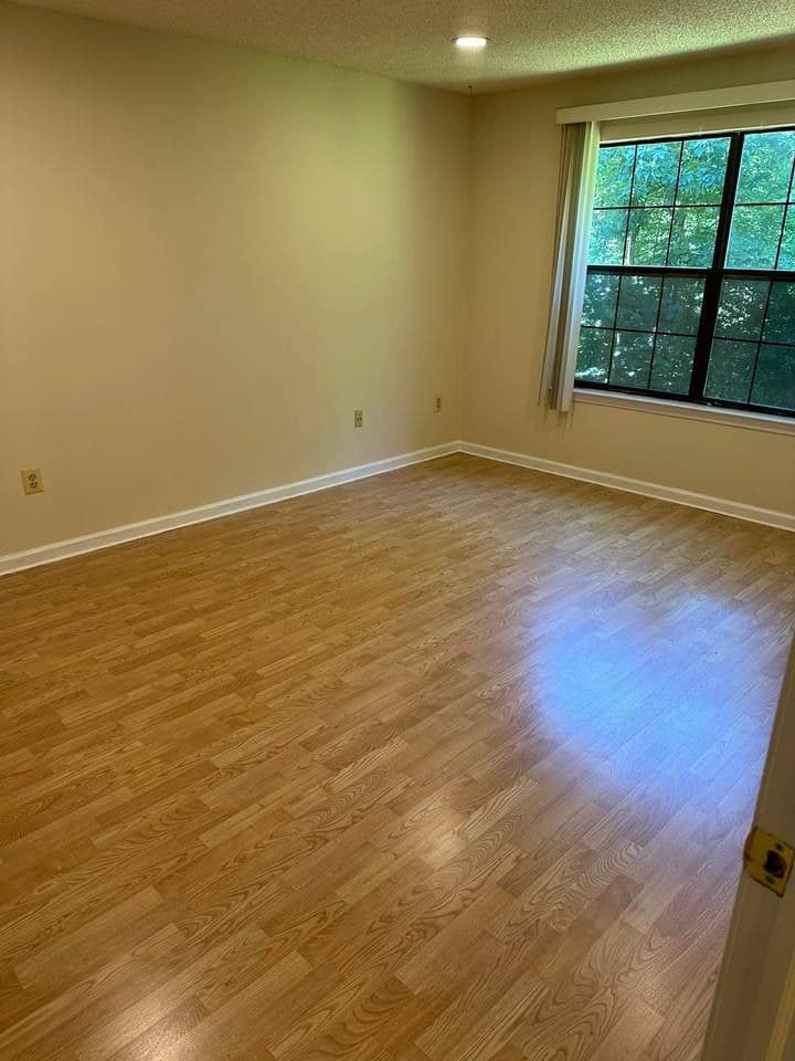 RUTGERS...Master bedroom available