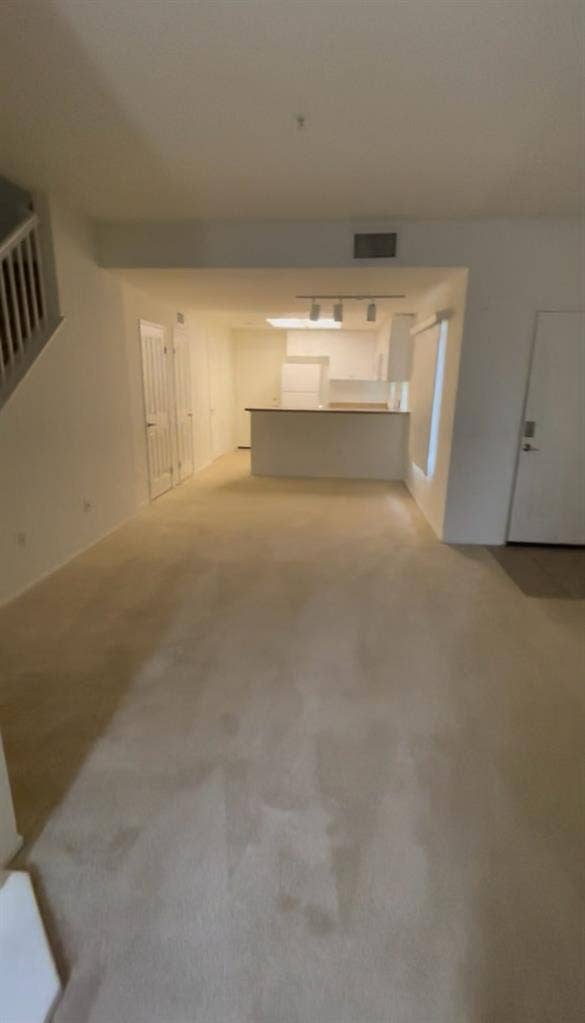 Roommate needed 3B townhome Irvine