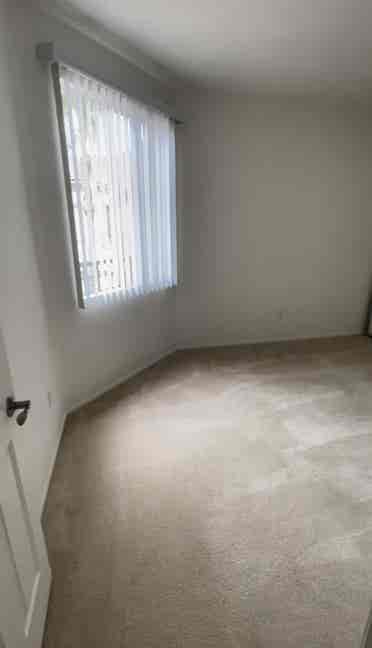 Roommate needed 3B townhome Irvine