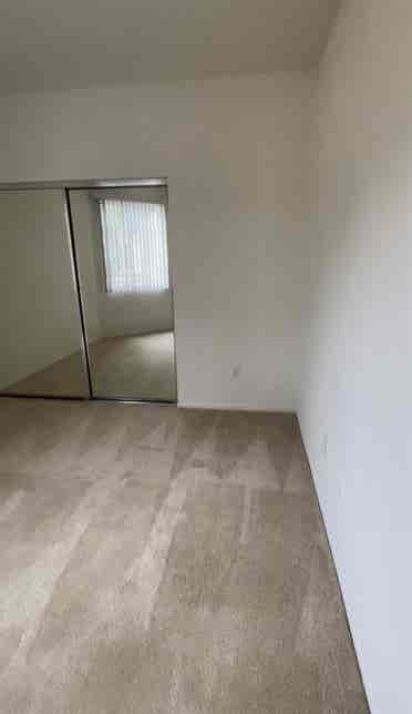 Roommate needed 3B townhome Irvine
