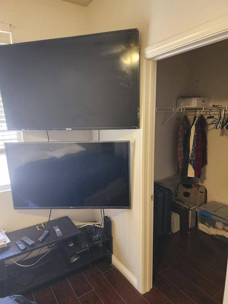 Room to rent! Walking distance GVR