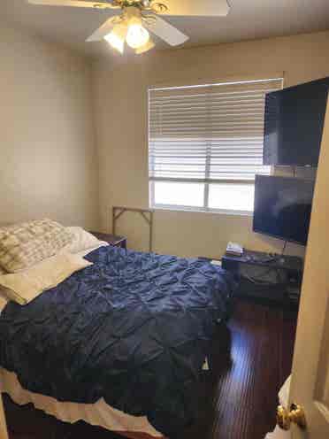 Room to rent! Walking distance GVR