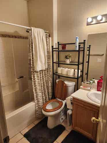 Room to rent! Walking distance GVR