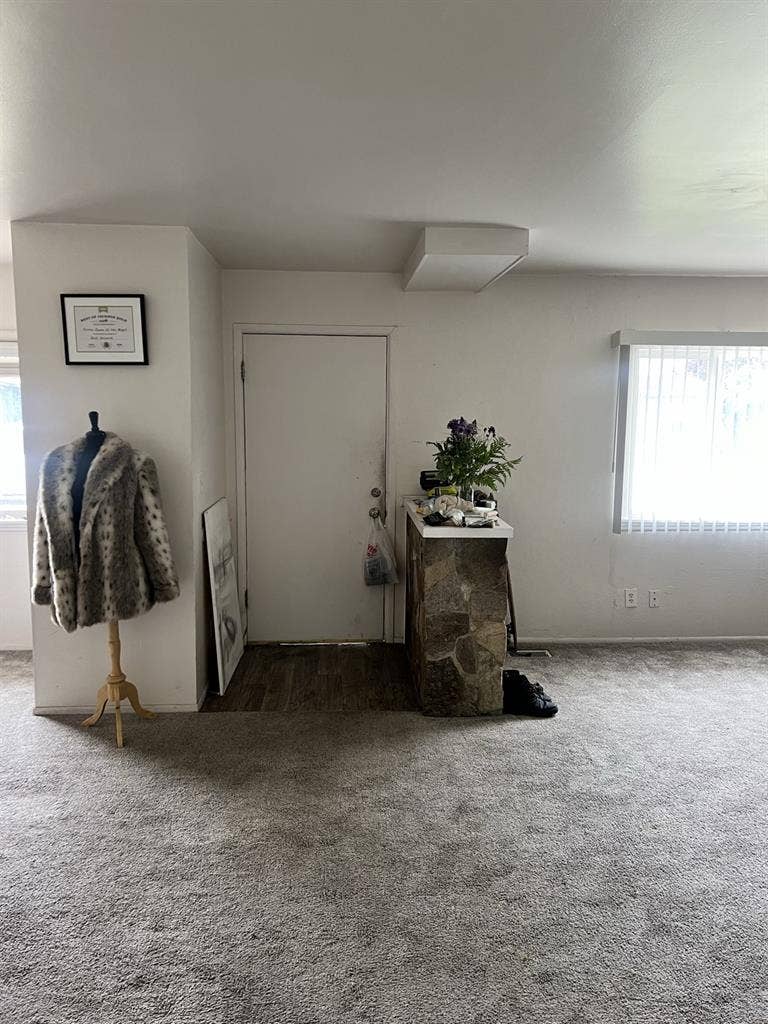 QUEER FRIENDLY HOUSE!