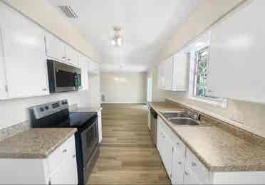 New-used 3beds available for rent .