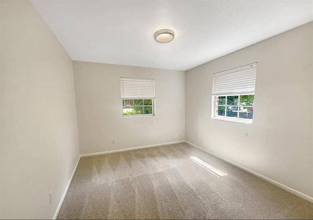 New-used 3beds available for rent .