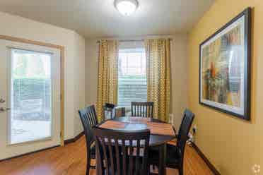 Apartment AVAILABLE for rent