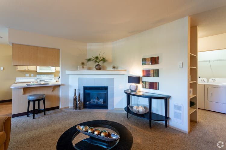 Apartment AVAILABLE for rent