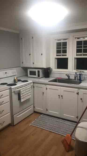 seeking 2 female roommies