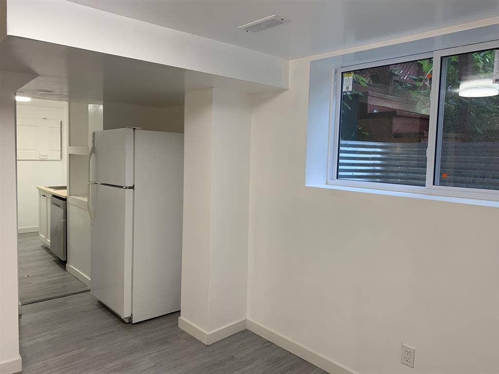 Apartment near Carleton university