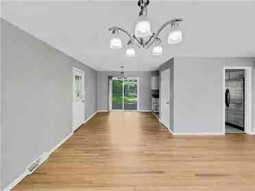 Beautiful 3Beds available for rent.