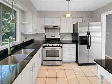 Beautiful 3Beds available for rent.