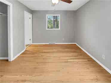 Beautiful 3Beds available for rent.