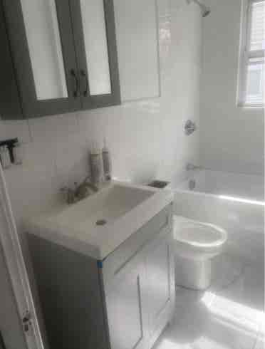 3bdrm newly revenorated apartment