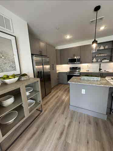 Fully furnished bedroom & bathroom