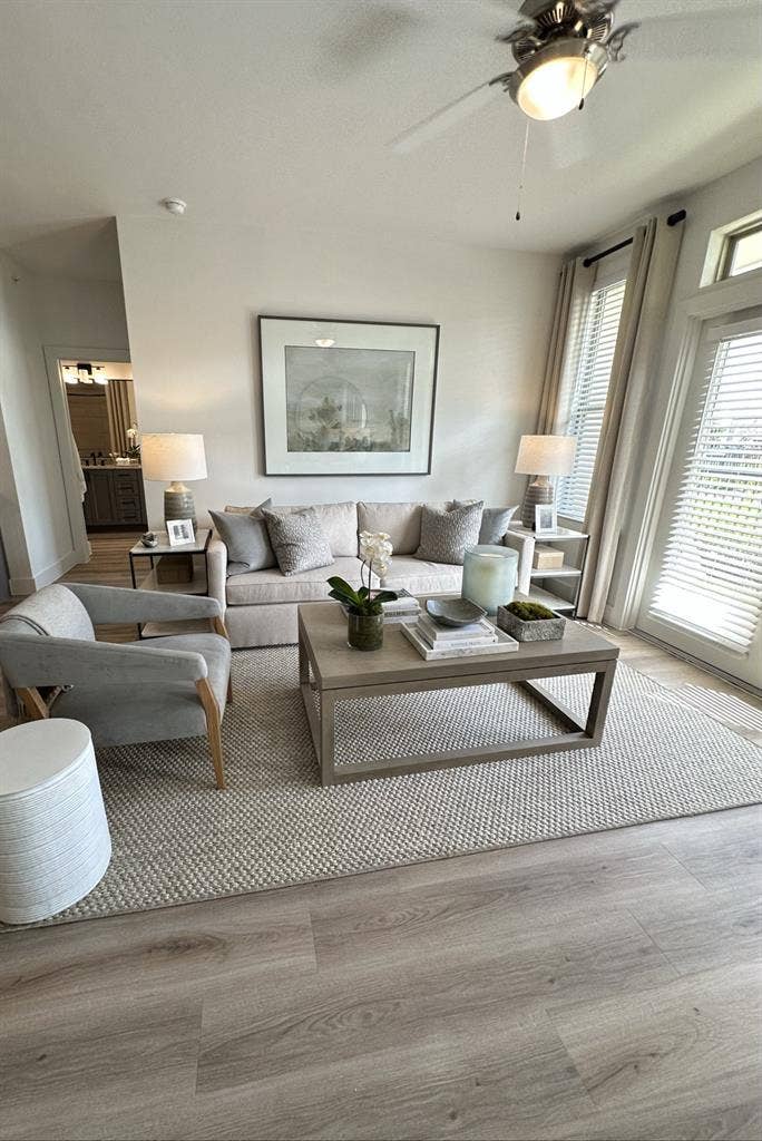 Fully furnished bedroom & bathroom