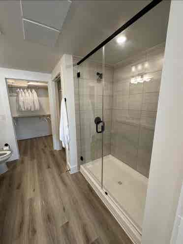 Fully furnished bedroom & bathroom