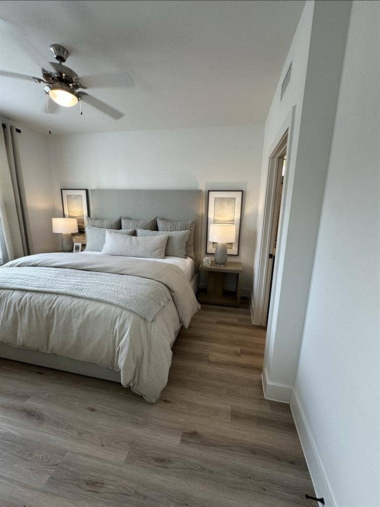 Fully furnished bedroom & bathroom