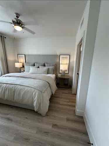 Fully furnished bedroom & bathroom