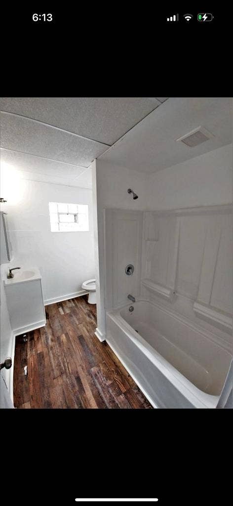 looking for roommate