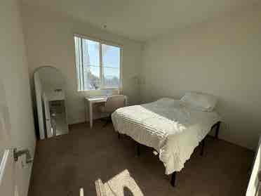 Private Room near UCR Sep 1 Move-in