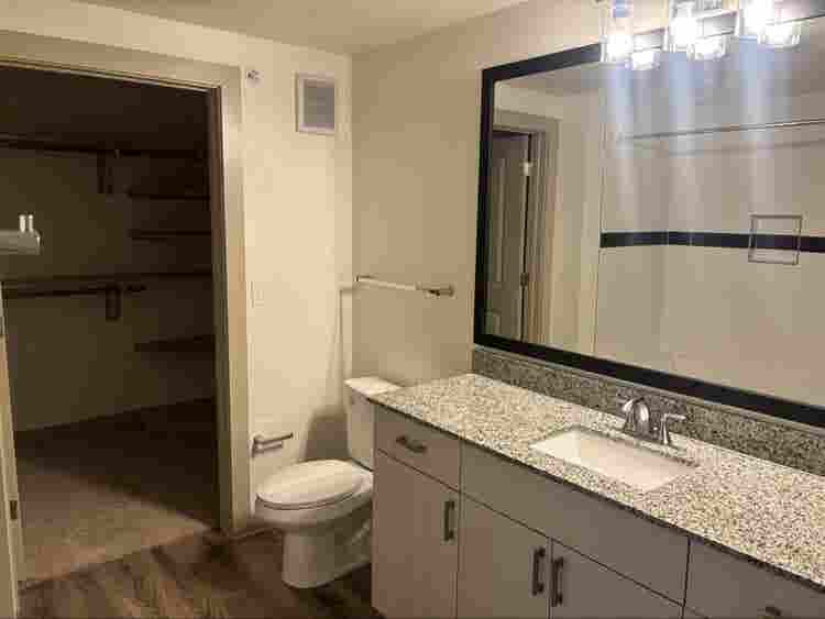 bathroom Apt