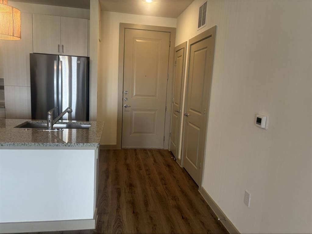 bathroom Apt
