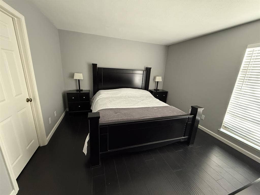 Gated ba in Calabasas