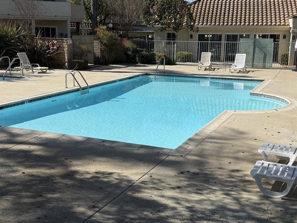 Gated ba in Calabasas