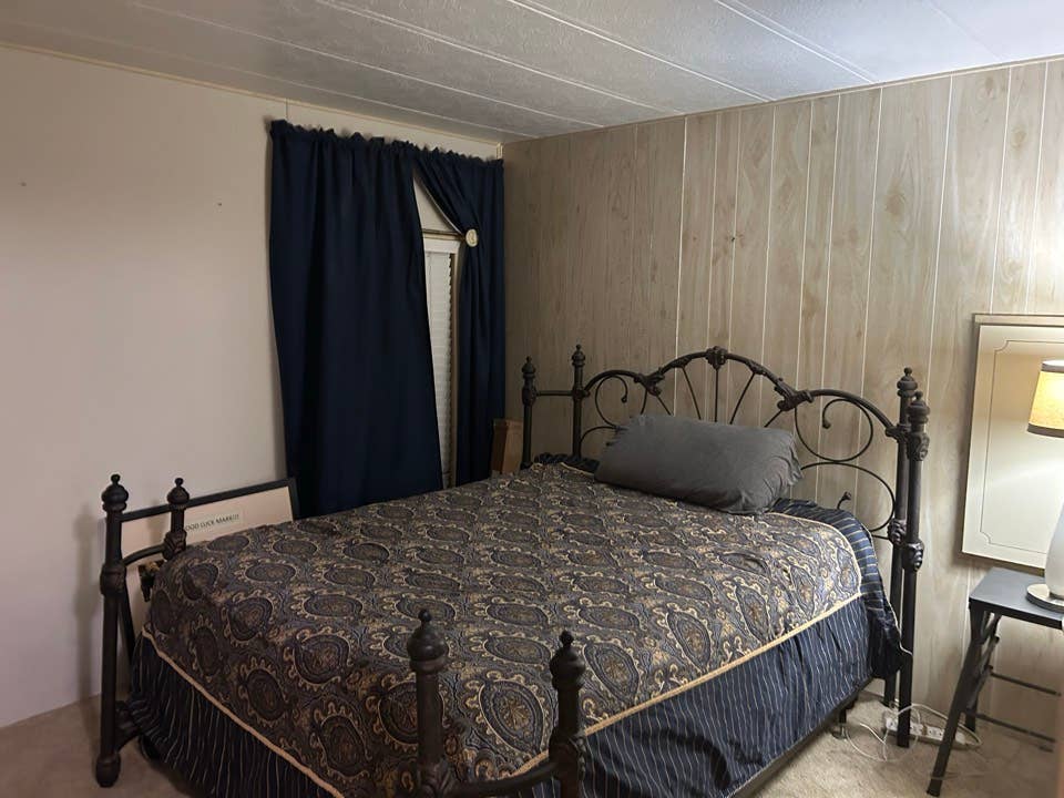 Plant City,  ROOM   Close I -4,