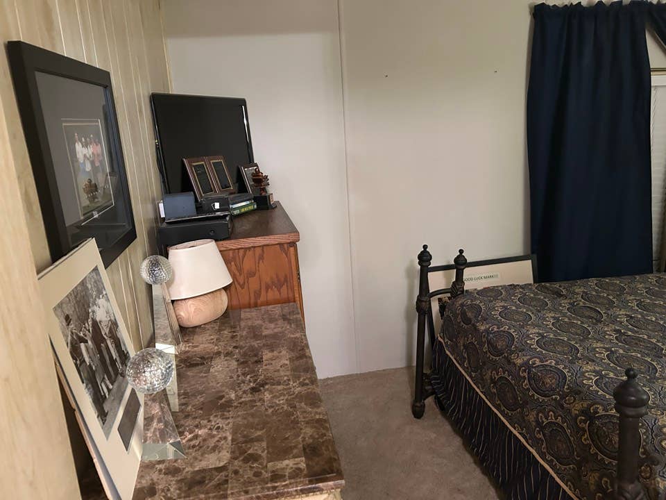 Plant City,  ROOM   Close I -4,