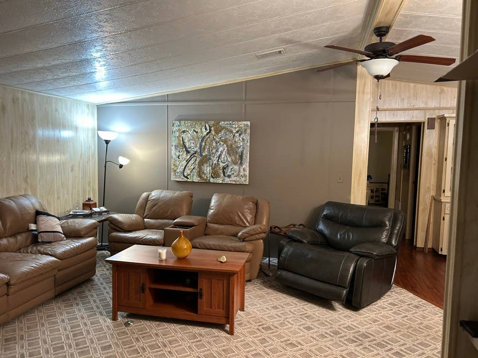 Plant City,  ROOM   Close I -4,