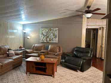 Plant City,  ROOM   Close I -4,