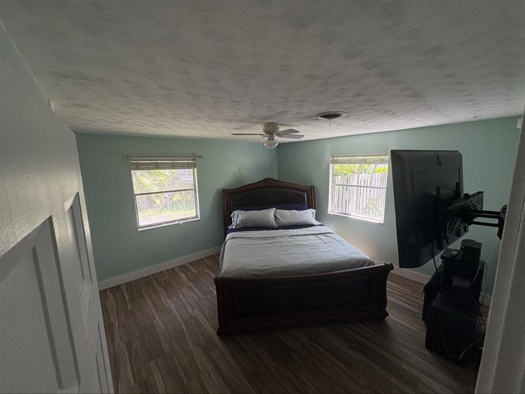 Looking for a reliable roommate