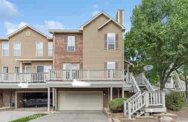 Fully Remodeled Luxury Townhousee