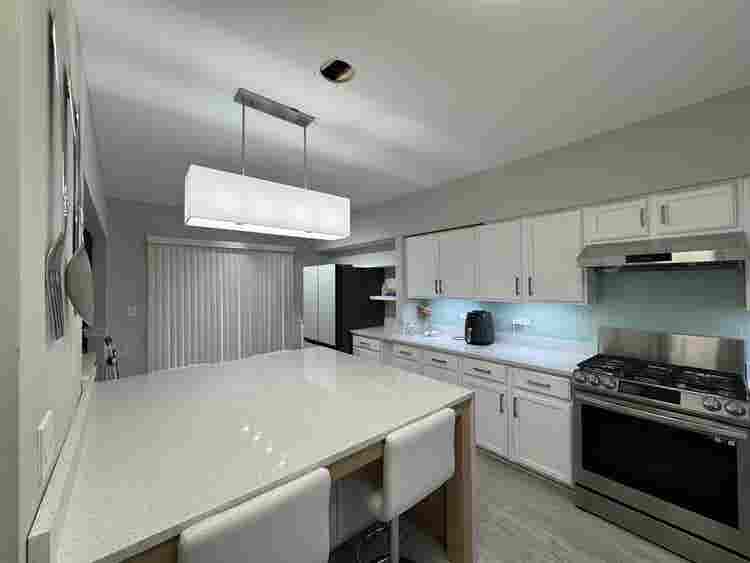 Fully Remodeled Luxury Townhouse